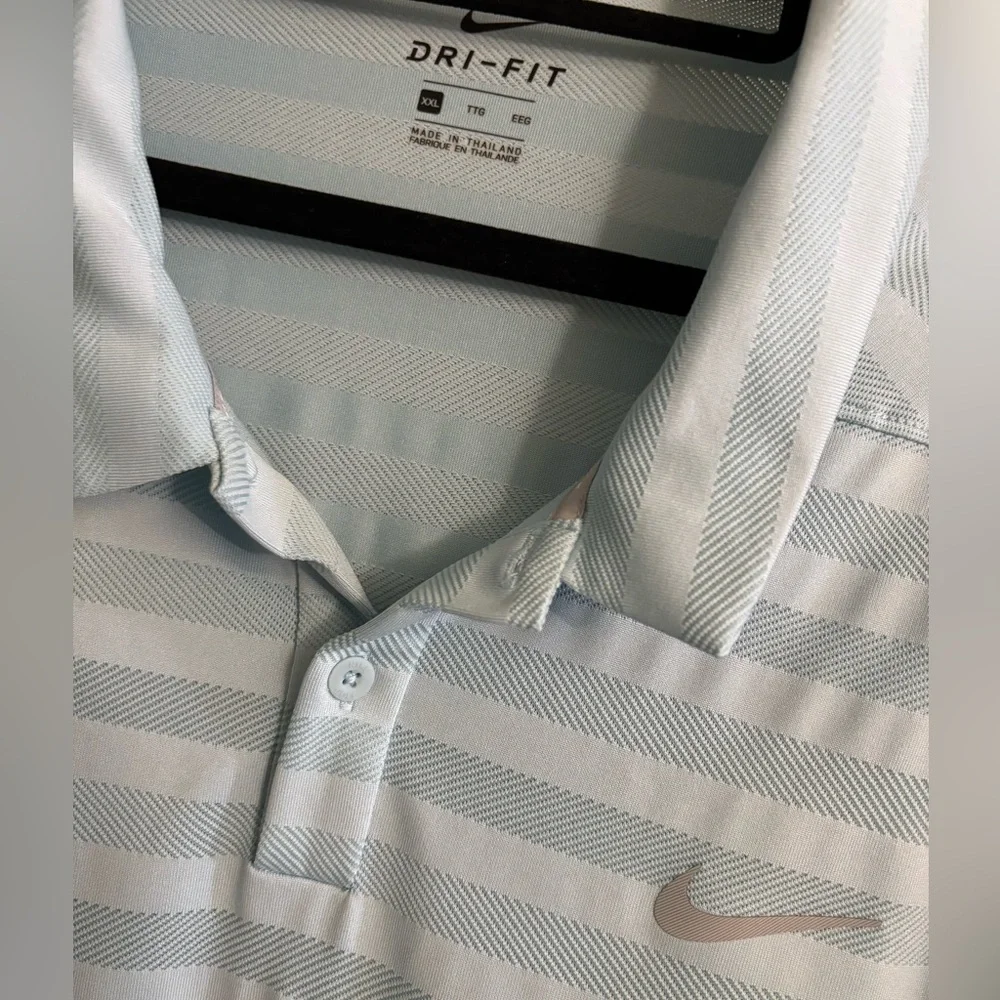 Nike Men's Light Blue Striped Golf Polo Activewear Collared Shirt